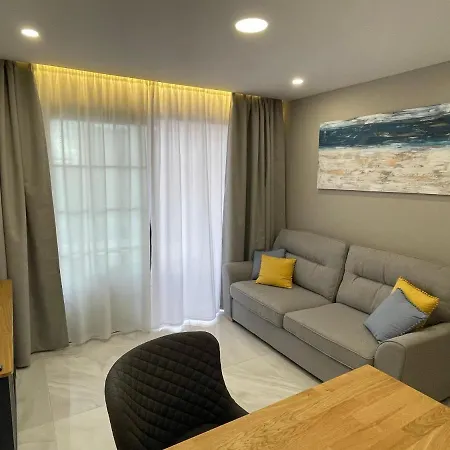 Luxury Diamond - Ocean View, Big Terraces, Air Con, Wifi *