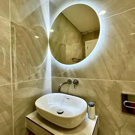 Luxury Diamond - Ocean View, Big Terraces, Air Con, Wifi *