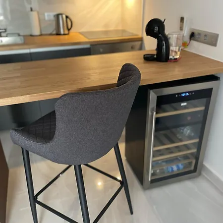 Luxury Diamond - Ocean View, Big Terraces, Air Con, Wifi