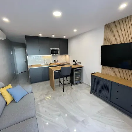 Luxury Diamond - Ocean View, Big Terraces, Air Con, Wifi Apartment